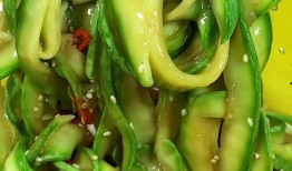 吃瓜吃到美食视频,跟随视频一起品尝人间美味