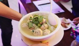 吃瓜吃到美食视频,跟随视频一起品尝人间美味