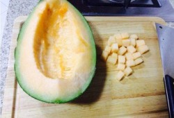 小夫吃哈密瓜视频,甜蜜瞬间尽收眼底