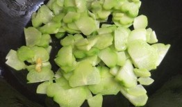 秋天给孩子吃三瓜好吗视频,三瓜助力宝宝健康成长