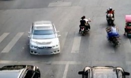 司机吃瓜撞车视频大全下载,揭秘事故背后的惊人真相