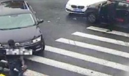 司机吃瓜撞车视频大全下载,揭秘事故背后的惊人真相