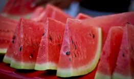 西瓜糖果视频儿童吃瓜,西瓜糖果视频萌化童年