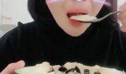 吵架旁边人吃瓜视频,吃瓜群众成焦点