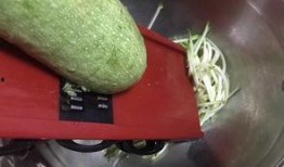 吃白瓜用去皮吗视频,视频揭秘去皮技巧与好处